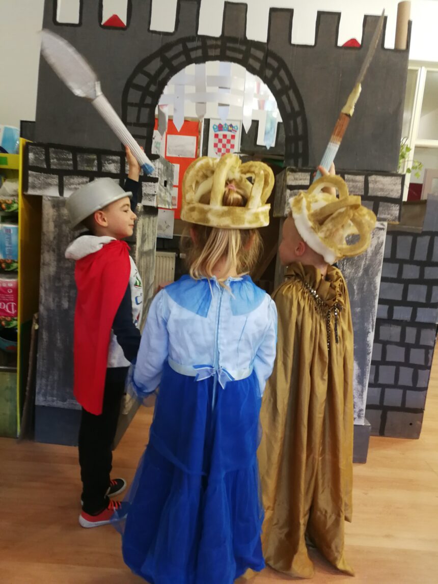 Razgledajte naš Dvorski dvor i upoznajte Milenka Razgledajte naš Dvorski dvor i upoznajte Milenka