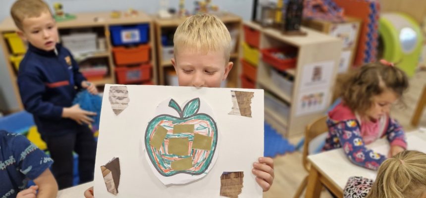 DAN JABUKA U PATULJCIMA