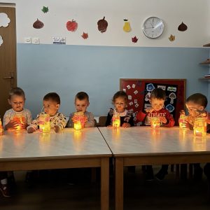 Izrada lampiona za blagdan Svih Svetih